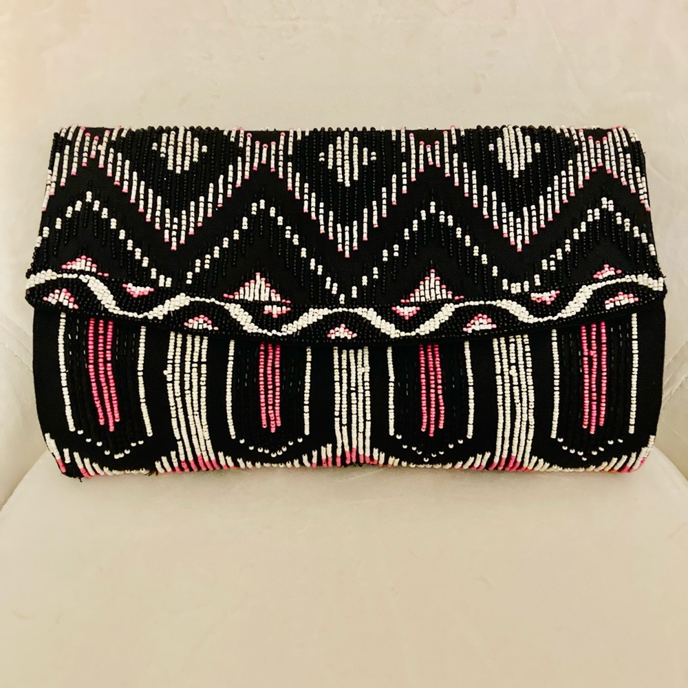 Large beaded clutch purse!💕